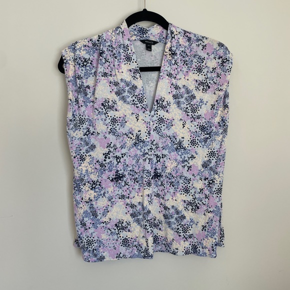 RW&Co NWOT Extended-Sleeve V-Neck Fitted T-Shirt - Picture 2 of 3